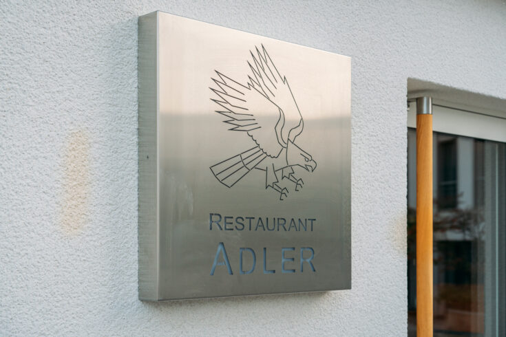 Adler Altendorf, Aussenschild, marty architektur