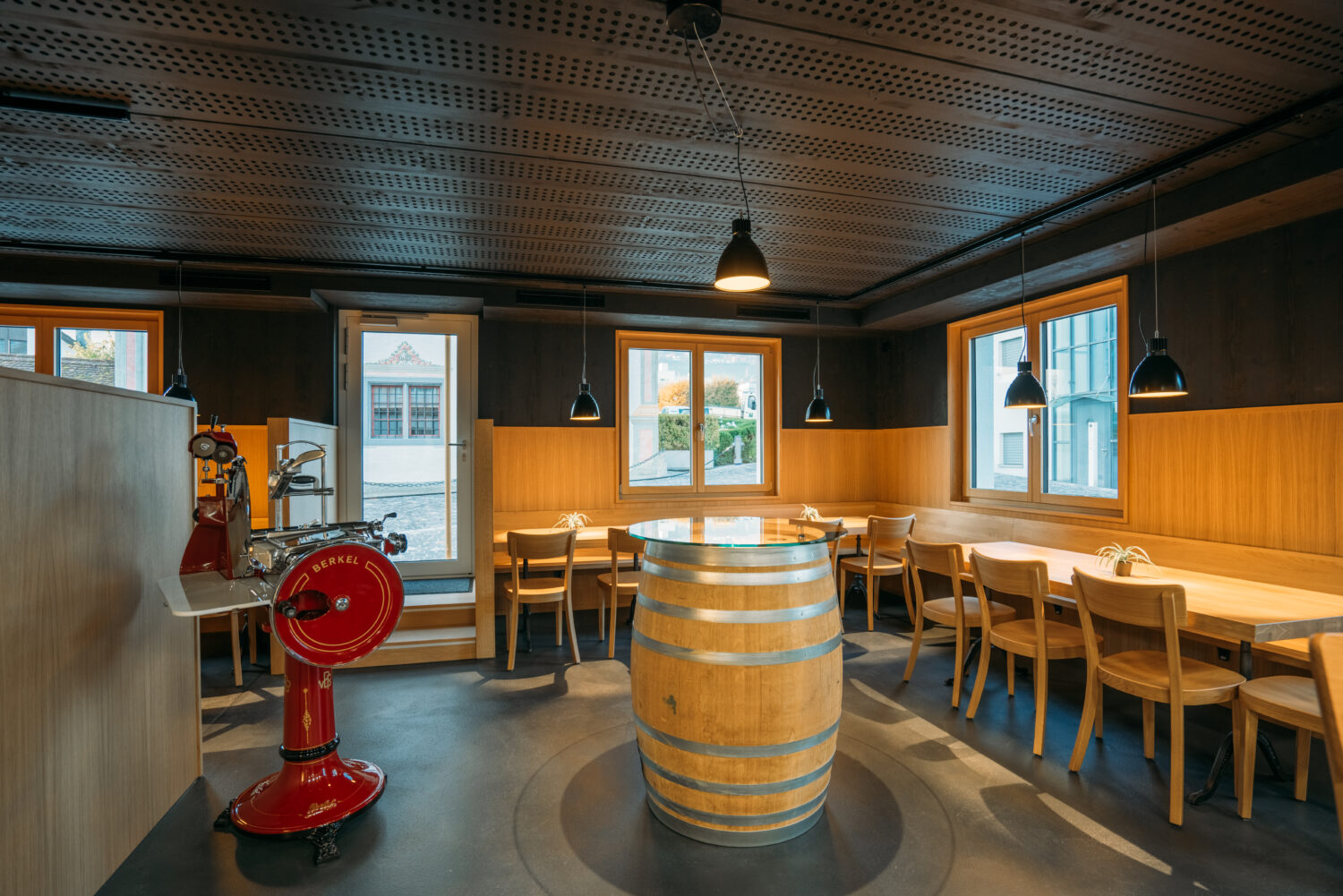 Adler Altendorf, Restaurant, marty architektur