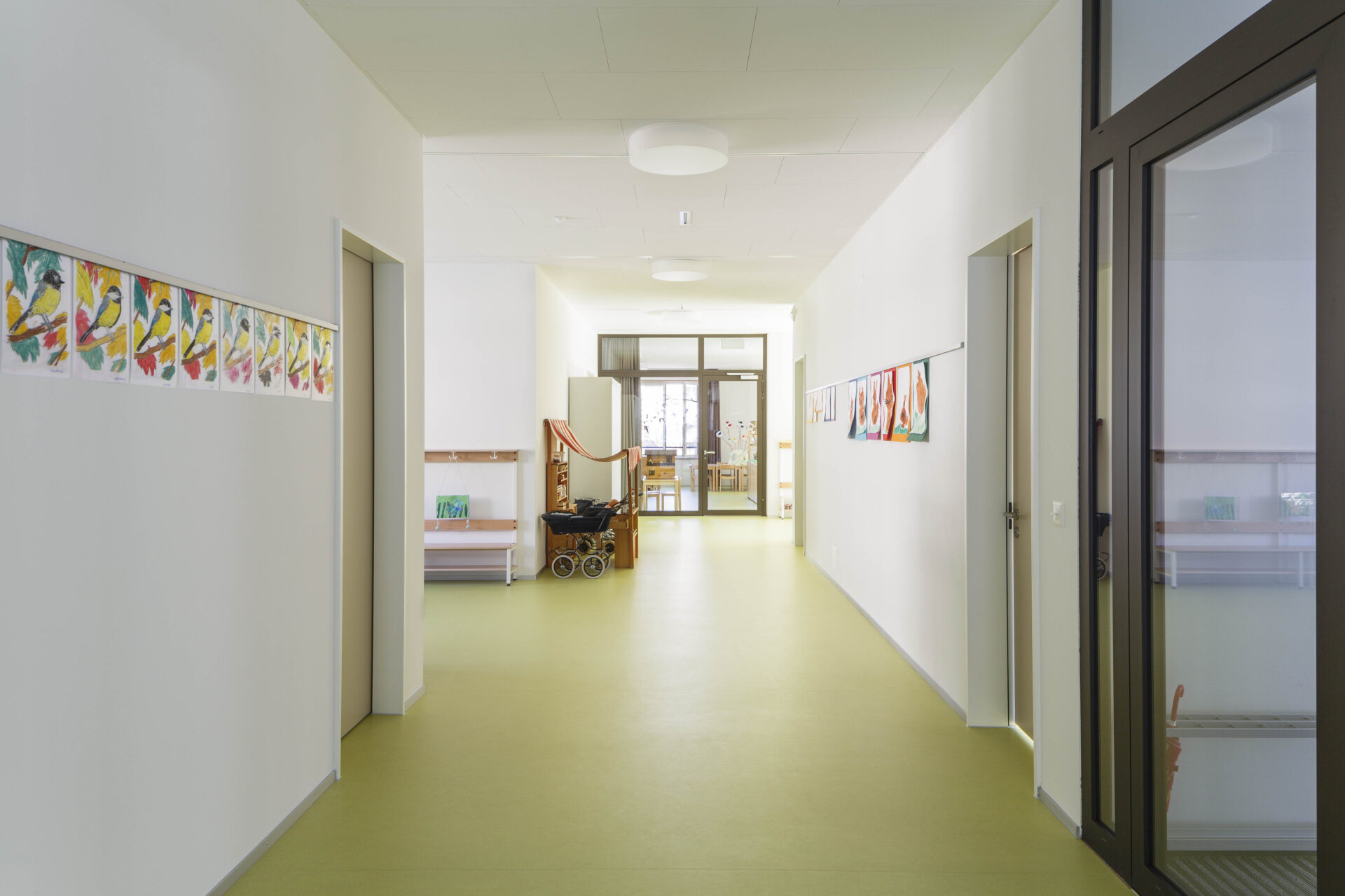 Alterswohnungen Wollerau, Kindergarten Korridor, marty architektur