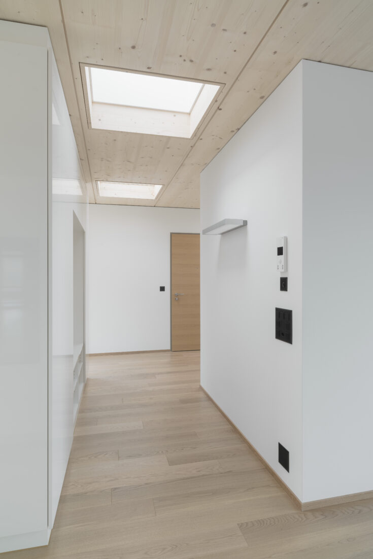 Hörnlistrasse Küssnacht, Garderobe unter Oblichter, marty architektur