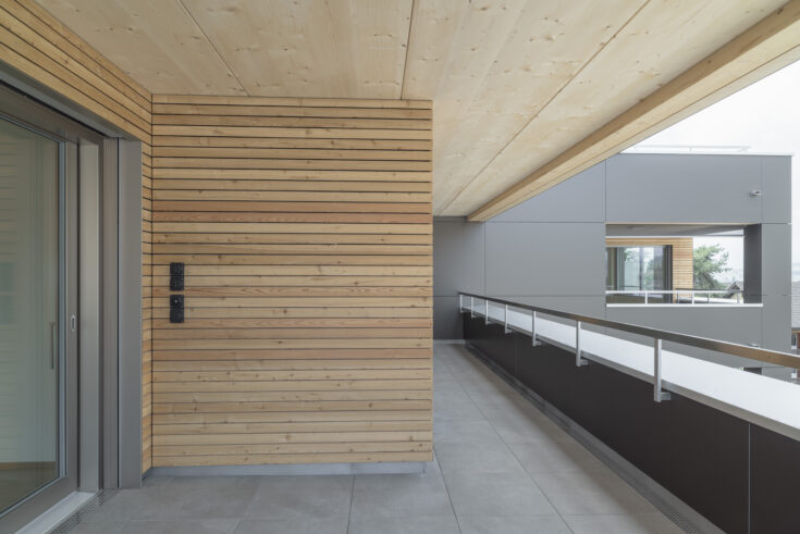 Hörnlistrasse Küssnacht, Balkon mit Holzfassade, marty architektur