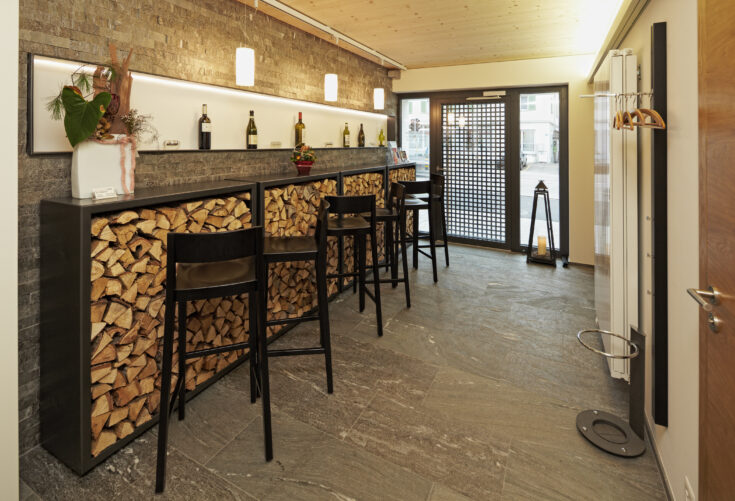 Kreuz Altendorf, Restaurant Eingang mit Bar, marty architektur