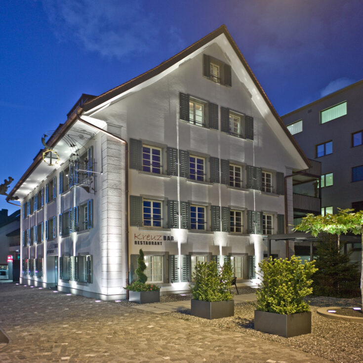 Kreuz Altendorf, Aussenaufnahme Nacht, marty architektur