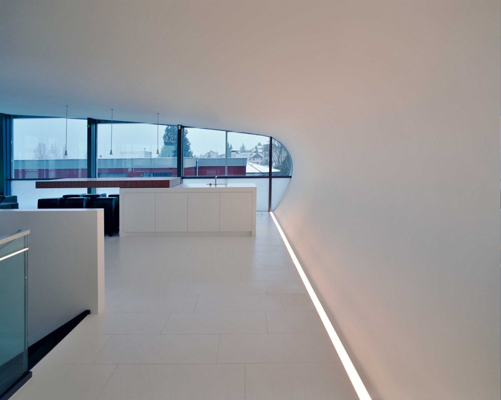 Luzernerstrasse Küssnacht, gewölbte Wand, marty architektur