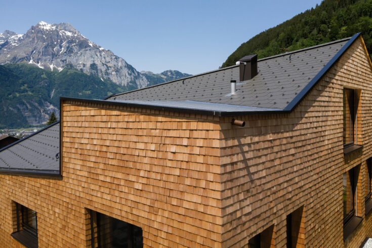 Raiffeisenbank Schächental Bürglen, Fassade Holzschindeln, marty architektur