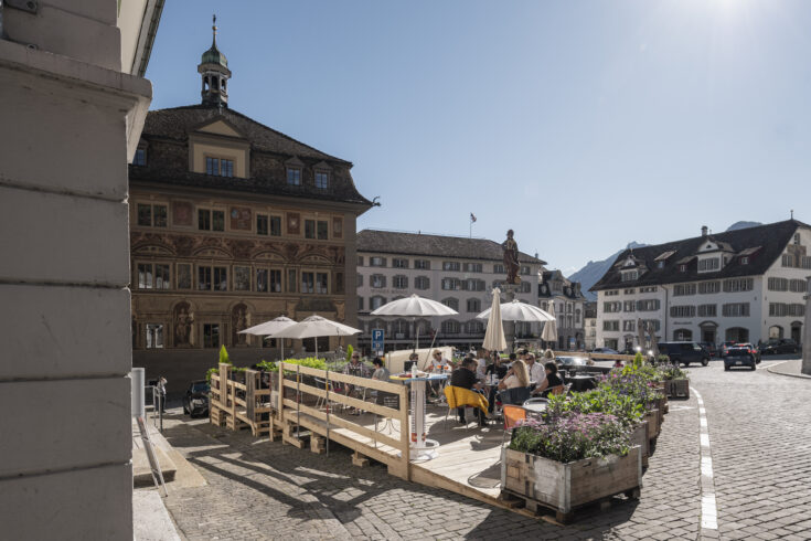 Freiluftcafé Hauptplatz Schwyz, Terrasse, marty architektur
