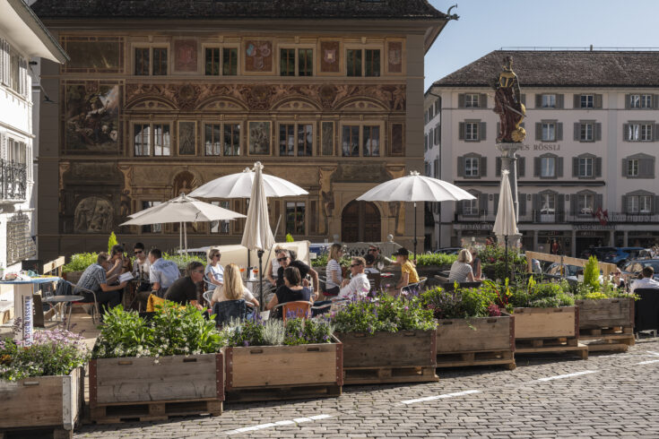 Freiluftcafé Hauptplatz Schwyz, Terrasse, marty architektur