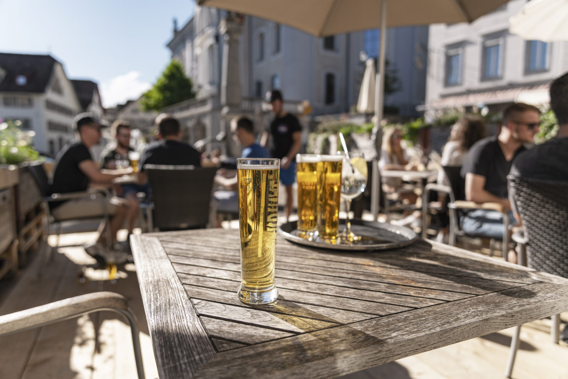Freiluftcafé Hauptplatz Schwyz, Tablett, marty architektur