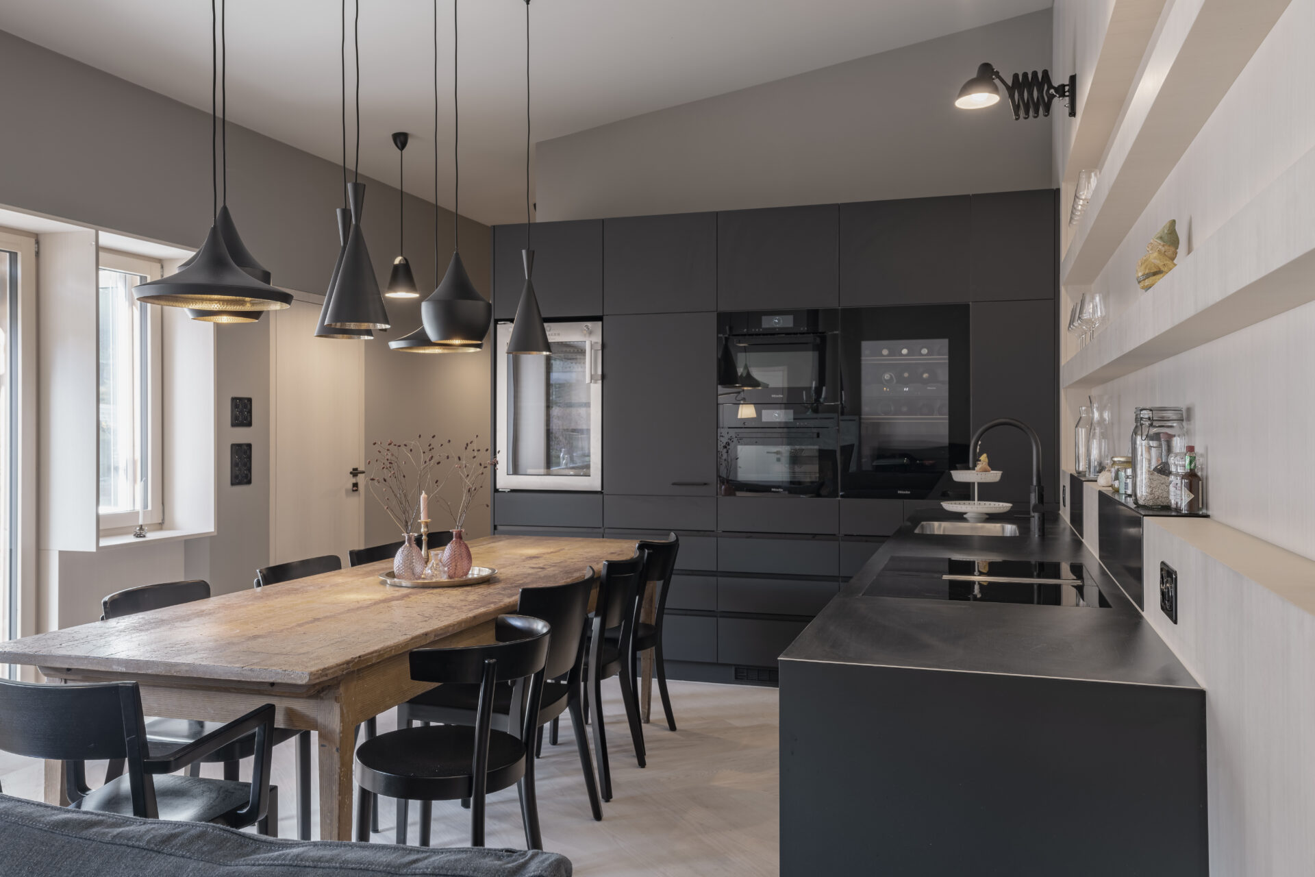 Ringstrasse Stoos, Küche und Essbereich, marty architektur