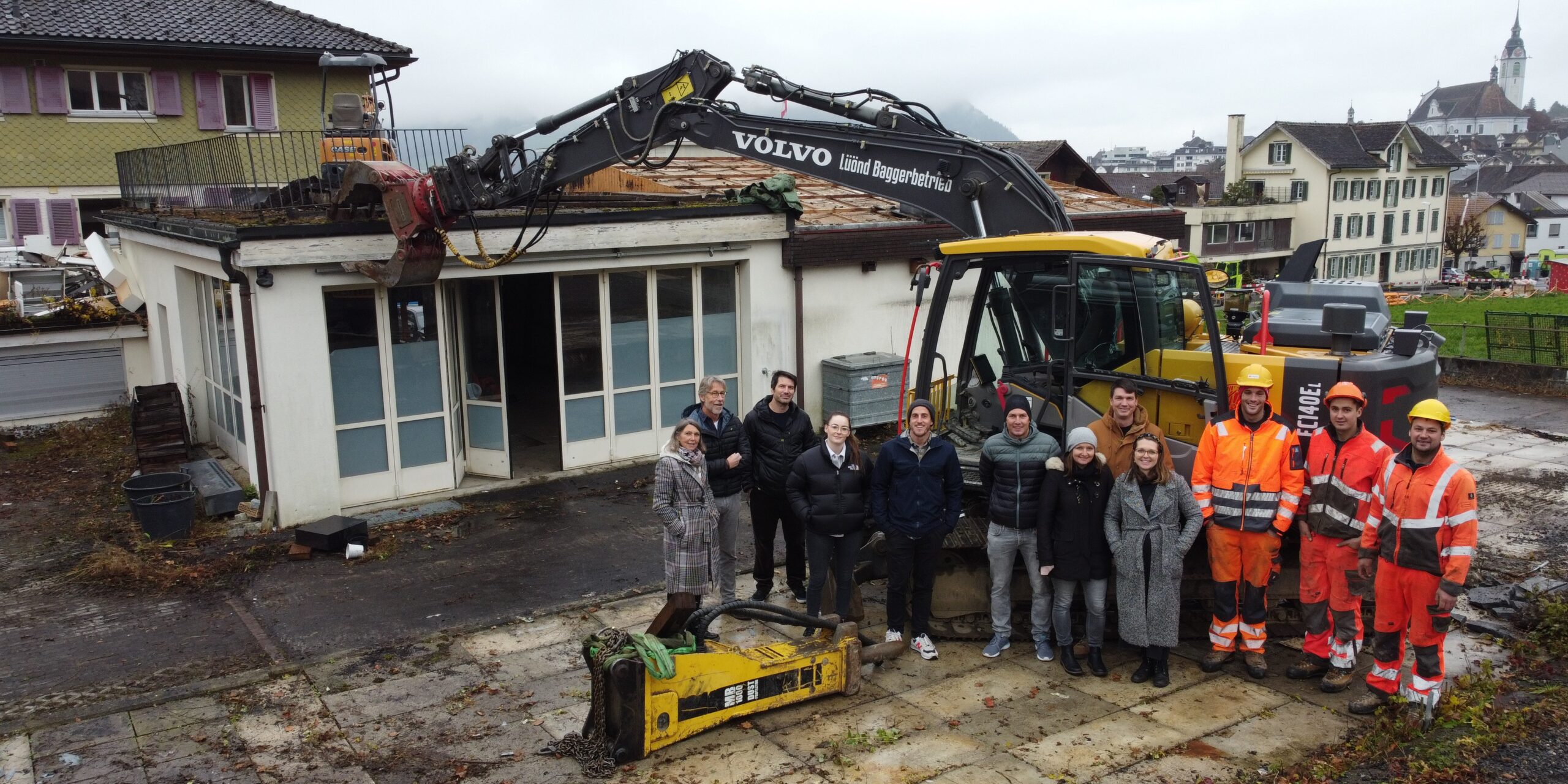 Blumen Müller Schwyz, Baufoto Abbruch, marty architektur