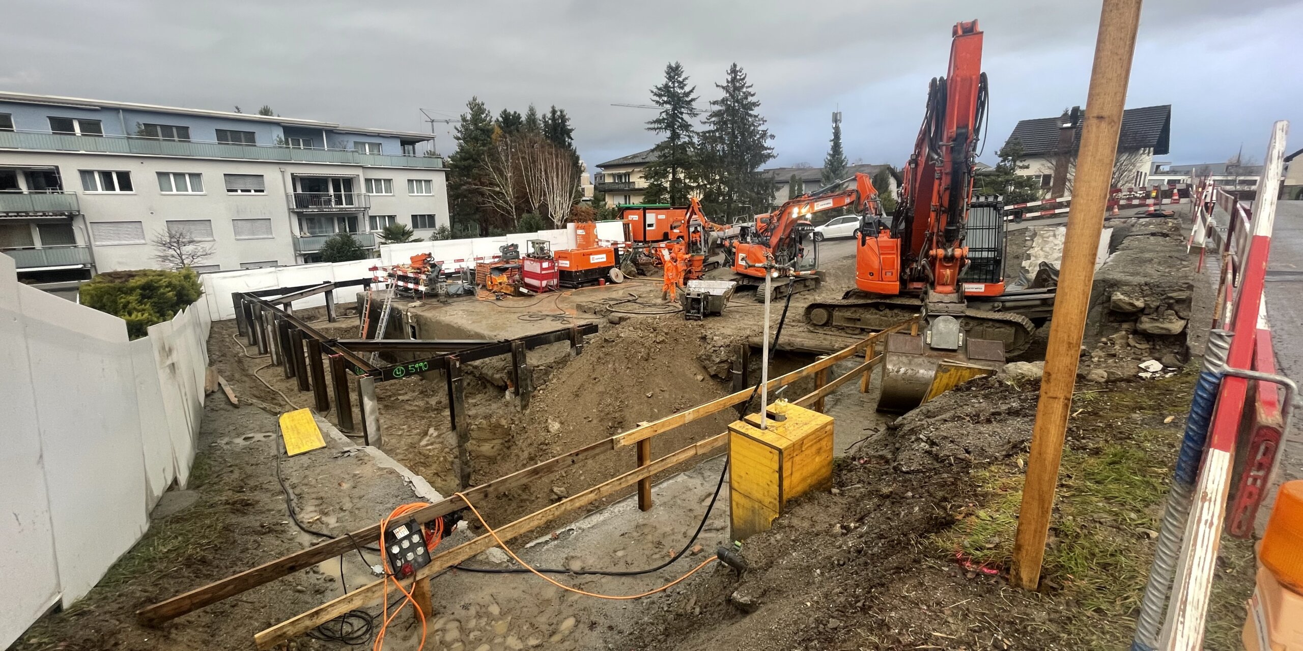 Etzelstrasse Altendorf, Baufoto Baugrubenarbeiten, marty architektur
